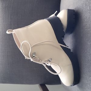 Coconuts by Matisse combat chelsea boot cream/beige brand NEW